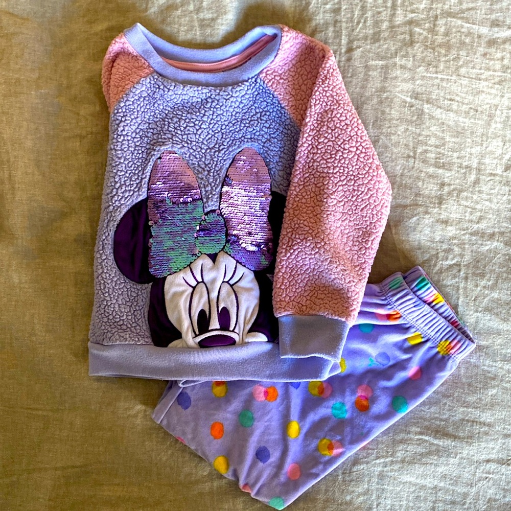 Disney warm pj sweater top and fleece bottom size 4T (runs big)
